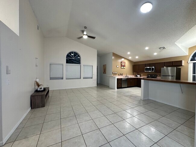 Foto del edificio - 235 Riggs Cir