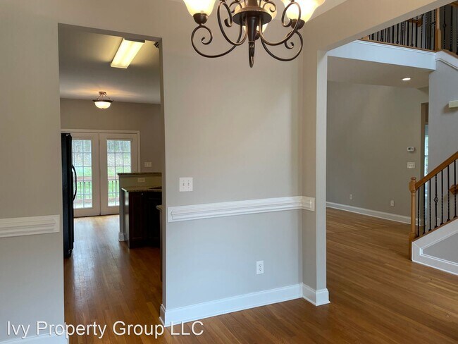 Building Photo - 3 br, 3.5 bath House - 1895 Lynmore Drive