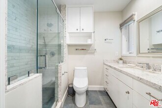 Building Photo - 14034 Valerio St