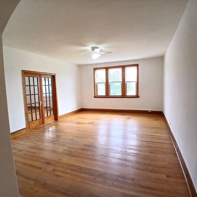 Foto del edificio - 3104 N Cicero Ave