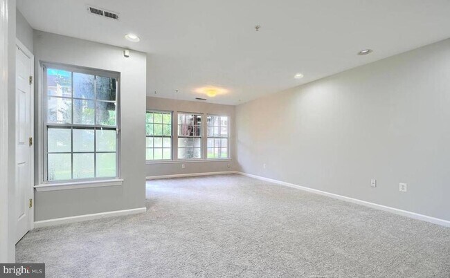 Foto del edificio - 9863 Decatur Rd