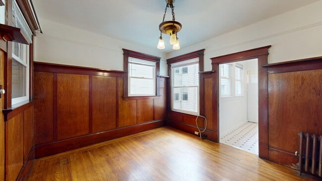 Building Photo - 254 Ivy St