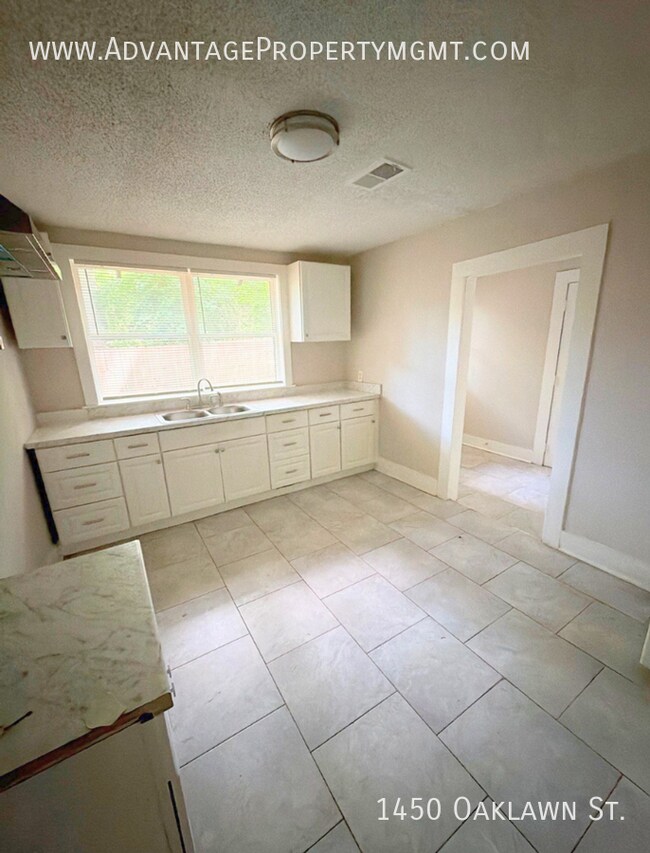 Foto del edificio - 1450 Oaklawn St