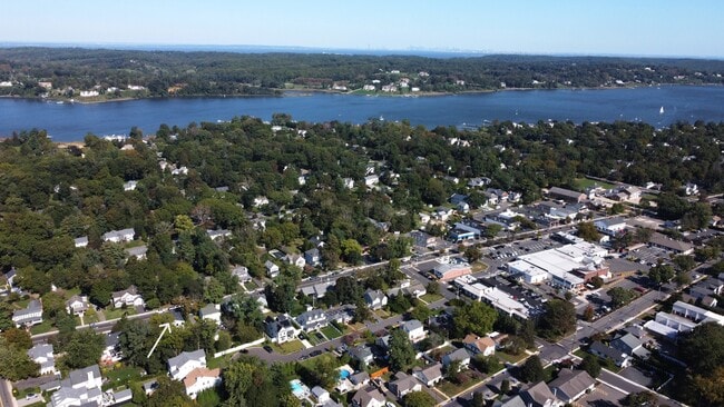 Foto del edificio - 514 River Rd