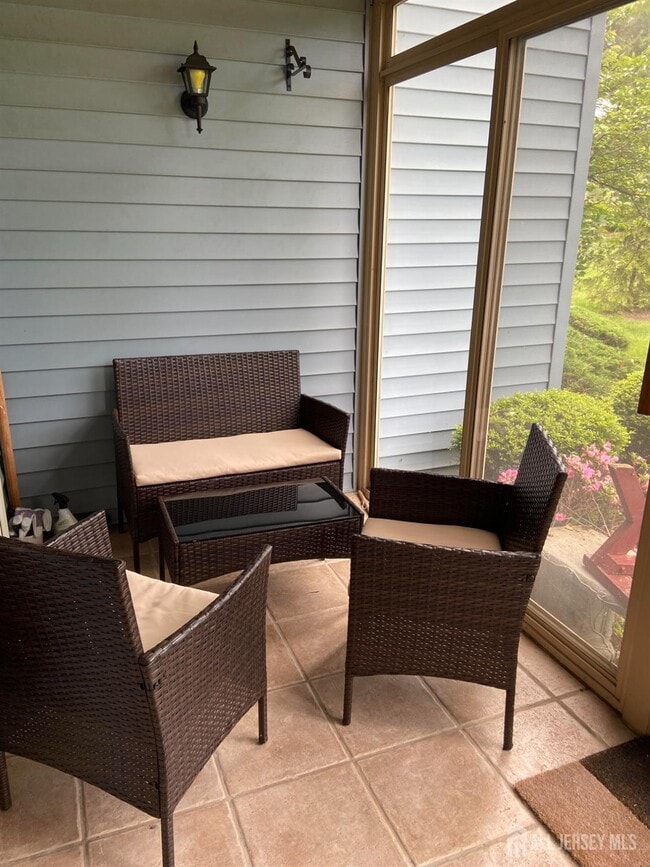 Building Photo - 8 Benjamin Franklin Dr Building Photo - 8 Benjamin Franklin Dr