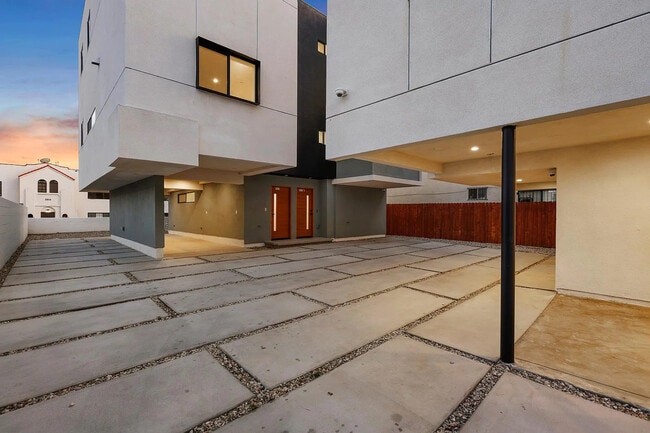 Foto del edificio - 3820 1/2 Montclair St