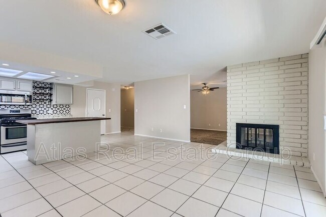 Building Photo - 628 Valley View Dr