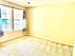 Building Photo - 24615 Amberleaf Ct