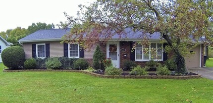 Building Photo - 563 Janet Dr