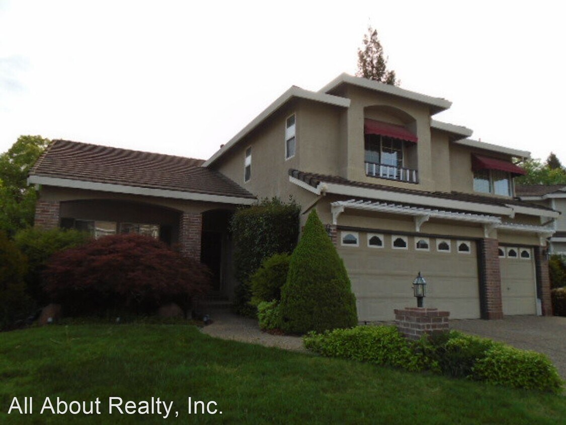 Foto principal - 3 br, 3 bath House - 309 BRADFORD COURT