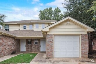 Building Photo - 1237 Village Garden Dr