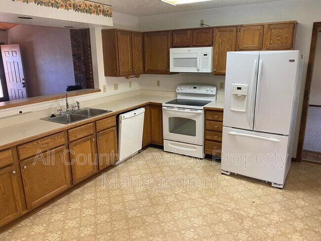 Foto del edificio - 2132 Carrington Court