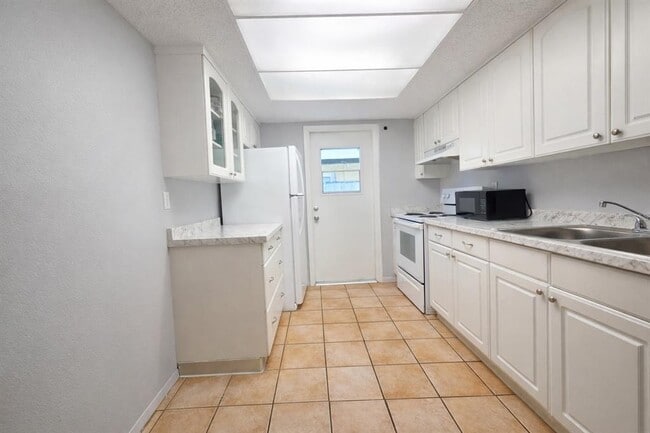 Foto del edificio - 3201 Dryer Ave