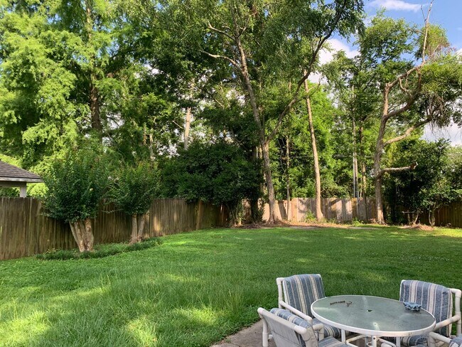 Foto del edificio - Close to LSU Large Back Yard in Quiet Neig...