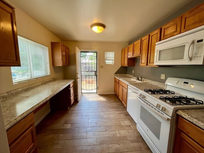 Foto del edificio - Cozy 2 Bedroom 1 Bathroom Home In The NE!