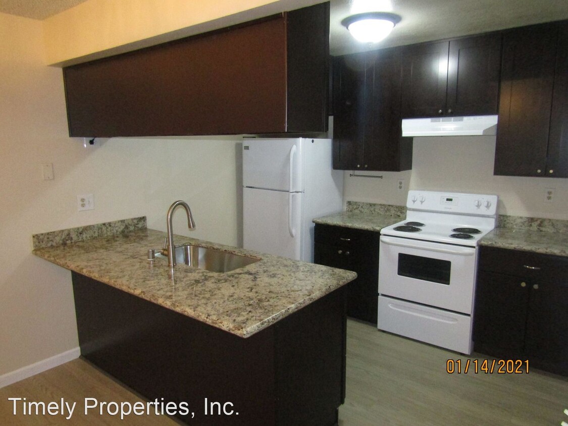 Foto principal - 6627 Meadow Pines Ave