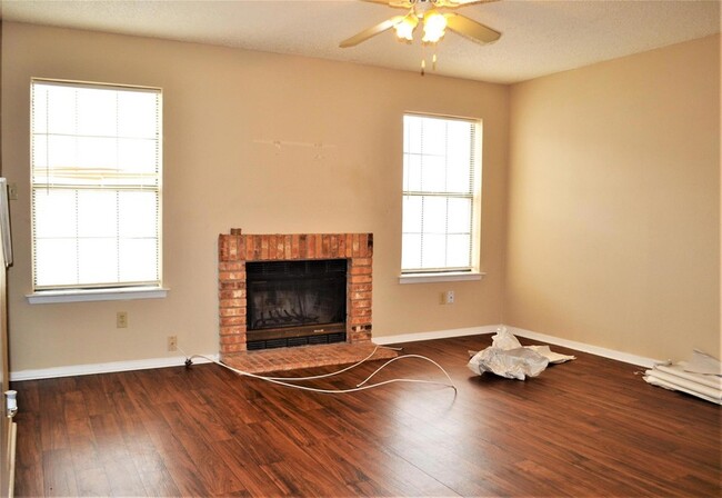 Building Photo - 1251 Dallas Drive