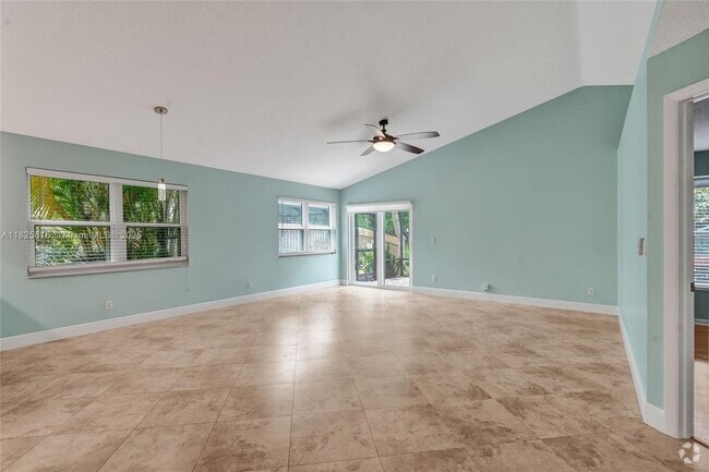 Building Photo - 8820 Woodside Ct