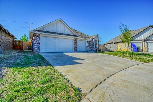 Foto del edificio - 3100 Pebble Pond Dr