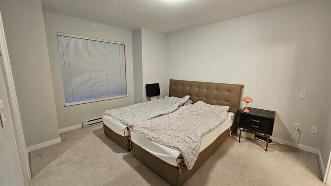 Photo du bâtiment - 8138-8204 204 St