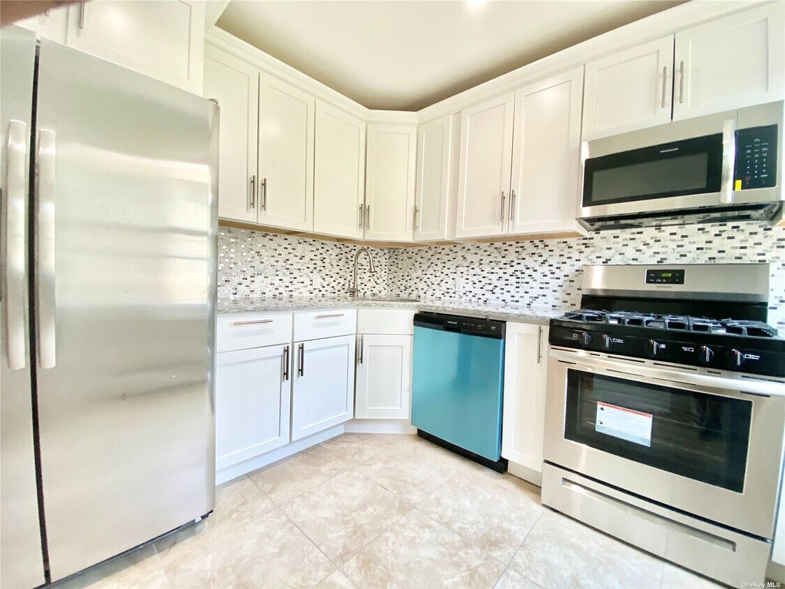 99 Colonial Ave Unit 2, Freeport, NY 11520 Apartment for Rent in