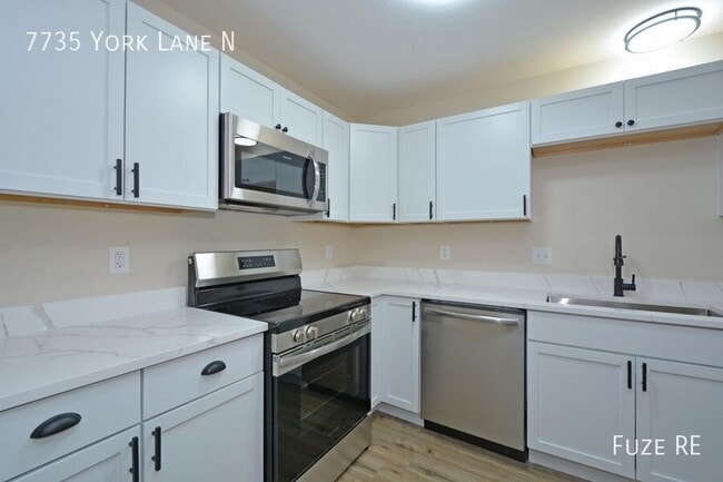 Building Photo - 7735 York Ln N