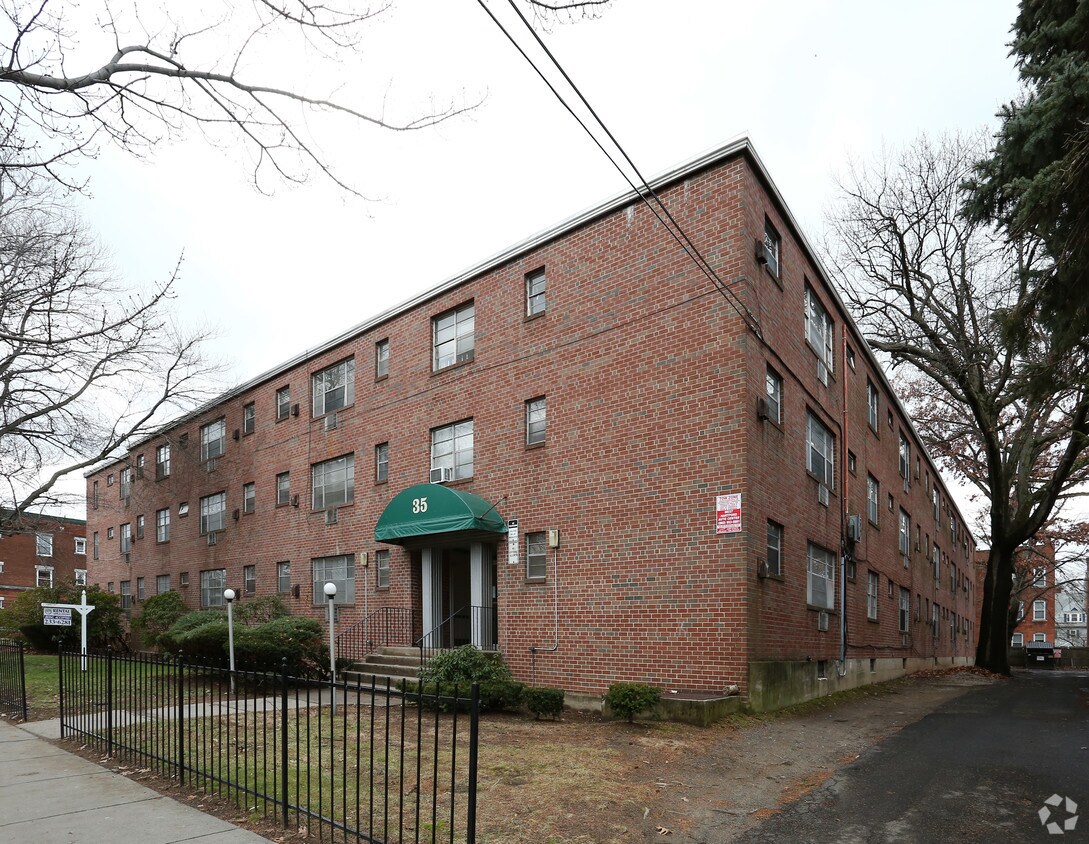 Primary Photo - 35 Evergreen Ave
