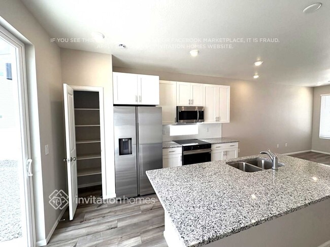 Foto del edificio - 3369 Streamwood Dr