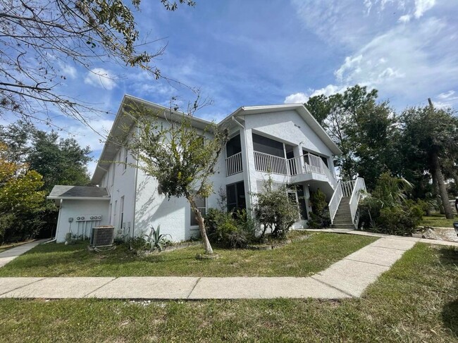 Building Photo - Available Cute 2/2 Condo!
