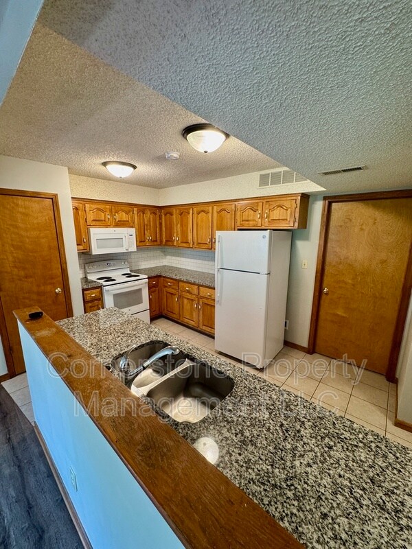 Foto del edificio - 2529 Crestline Ct