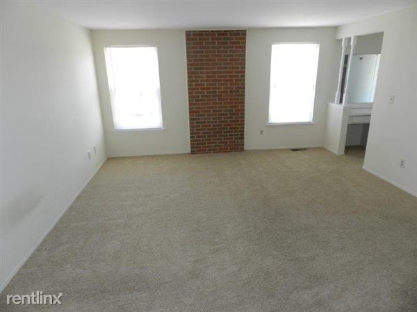 Building Photo - 42103 Pellston Dr