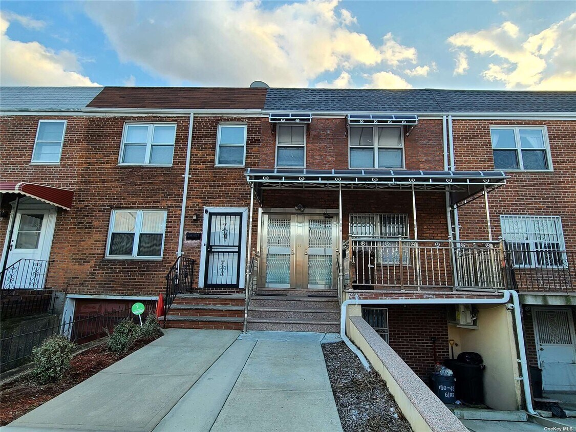 15042 61st Rd, Queens, NY 11367 Townhome Rentals in Queens NY