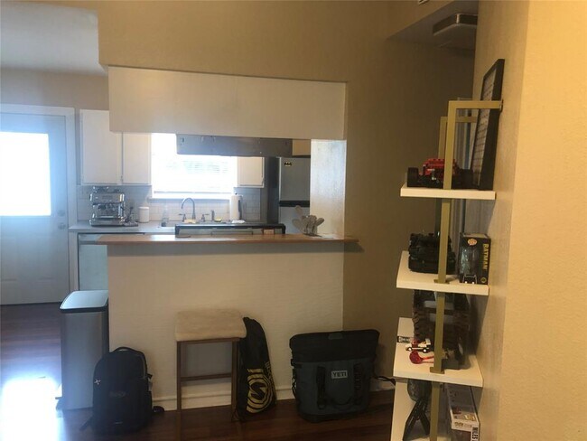 Foto del edificio - 905 Taulbee Ln