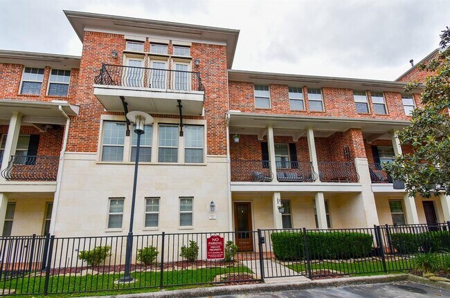 Building Photo - 1715 Dominica Dr