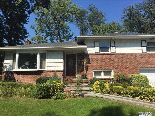 Foto principal - 1042 Cedar Dr S