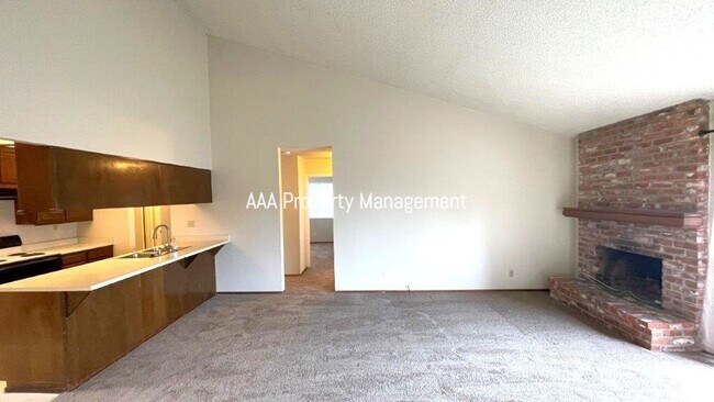 Building Photo - Nice 4 bedroom 2 bath Single family home i...