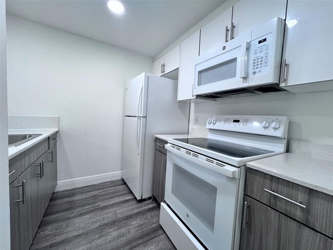 Photo - 1196 NW 40th Avenue Unit 88-407 Apartment