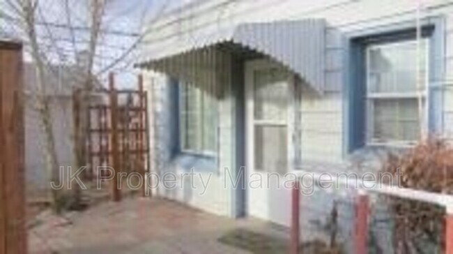 Foto del edificio - 1322 1st Ave NW