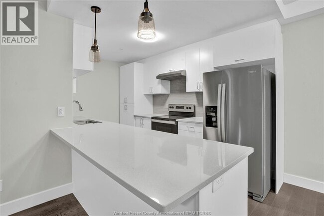 Photo du bâtiment - 2600 Sandwich W Pkwy