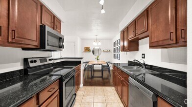 Building Photo - 5995 N 78th St