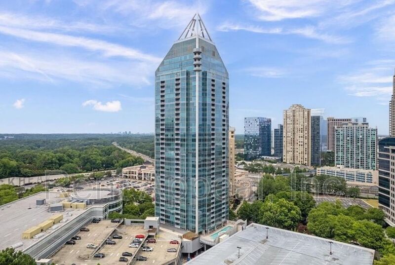 Foto principal - 3338 Peachtree Rd NE