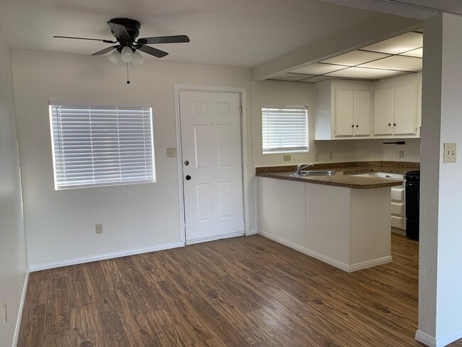 Foto del edificio - 40225 Harris Ln