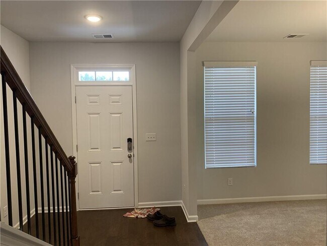 Building Photo - 430 Broadmoor Dr