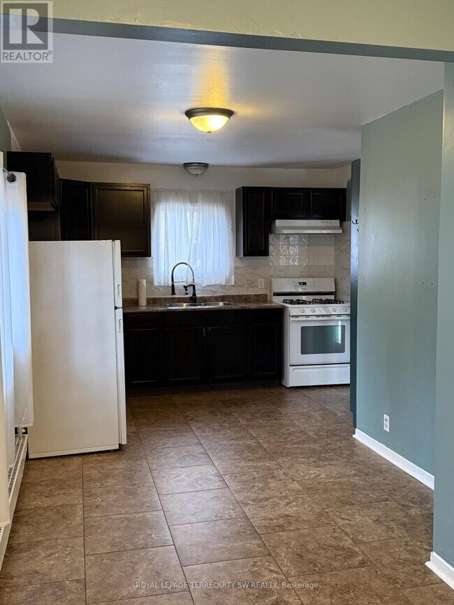 Photo du bâtiment - 61 Cedar Dr