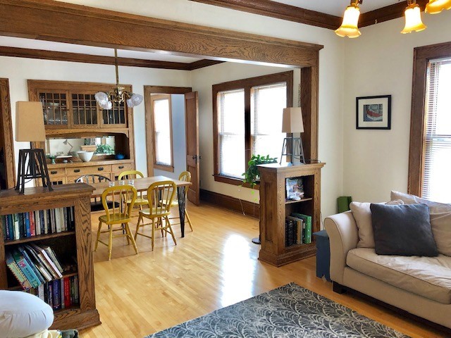 Cozy open floor plan - 2121 Penn Ave S