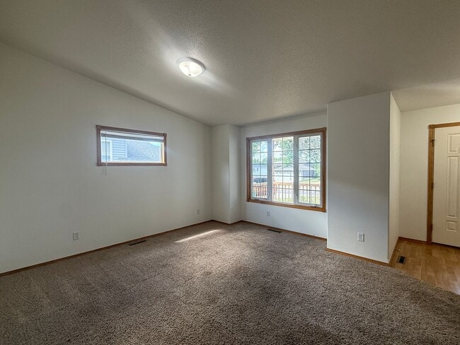 Building Photo - 3029 Stonewall Dr