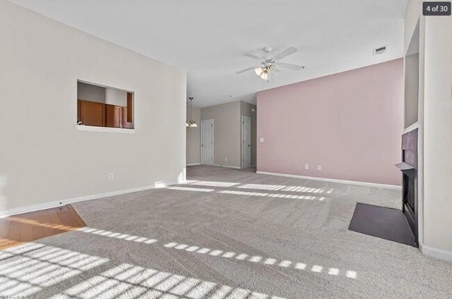 Foto del edificio - 3015 Winston Dr