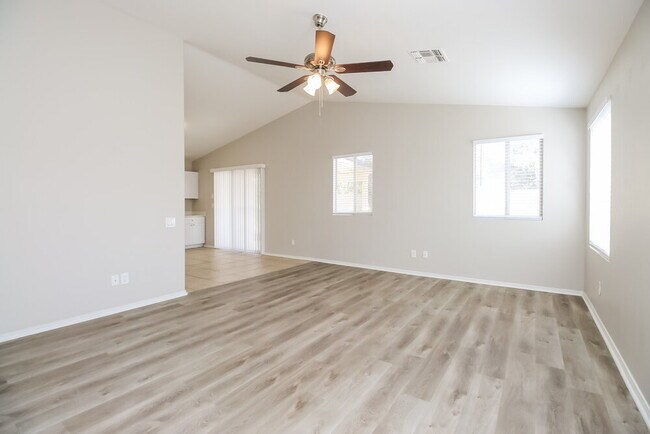 Foto del edificio - 1866 W 20th Ave