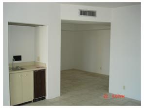 Building Photo - 20281 E Country Club Dr