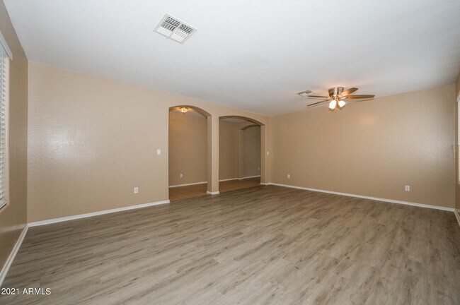 Building Photo - 1843 E Ebony Pl